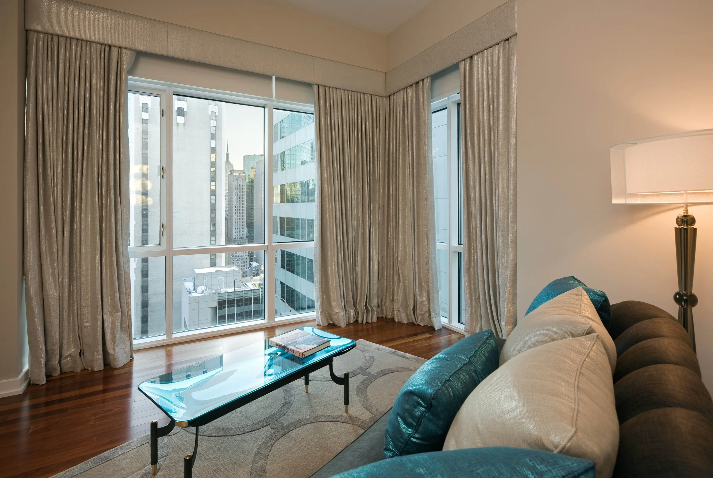 60East55thStreetPH3AB-MidtownNewYork_Lunick_Mesidor_DouglasElliman_Photography_56787392_high_res.jpg