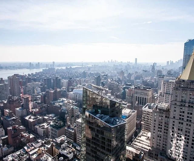 Following the unveiling of Rose Hill, one of the new residential developments in Manhattan's NoMad neighborhood that represents a modern era of Gotham-esque architecture and design by award-winning New York-based design firm CetraRuddy, legendary developer Rockefeller Group has announced that the 45-story luxury tower has topped out. Rising over 600 feet and located at 30 East 29th Street between Madison and Park Avenues, Rose Hill draws a direct connection to Rockefeller Center with its heavy prewar, Art Deco influence and will be comprised of 123 spacious, studio-to-four-bedroom residences including penthouses, and a vast amenities collection.