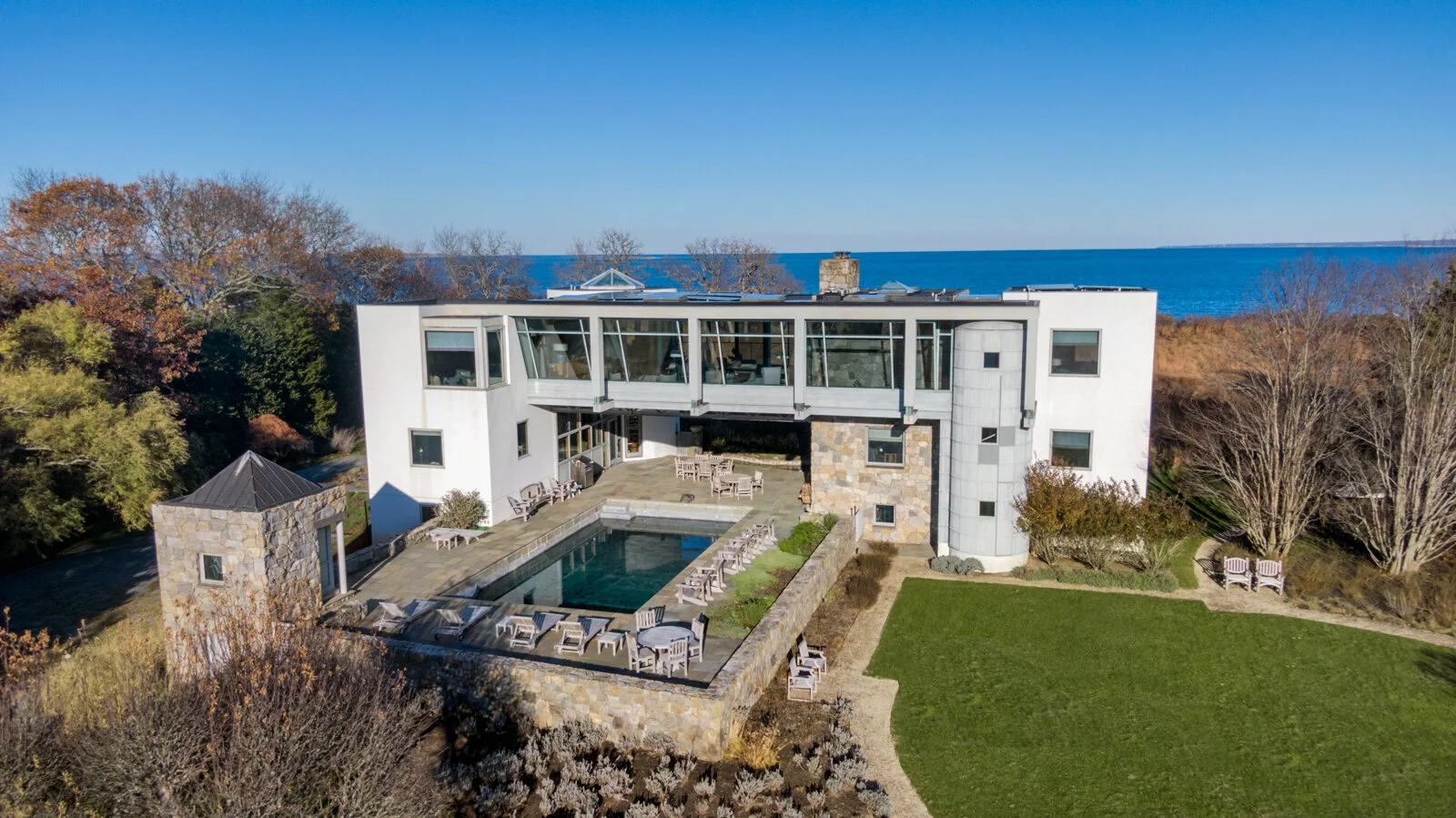 Hamptons Beach front home off the mrkt
