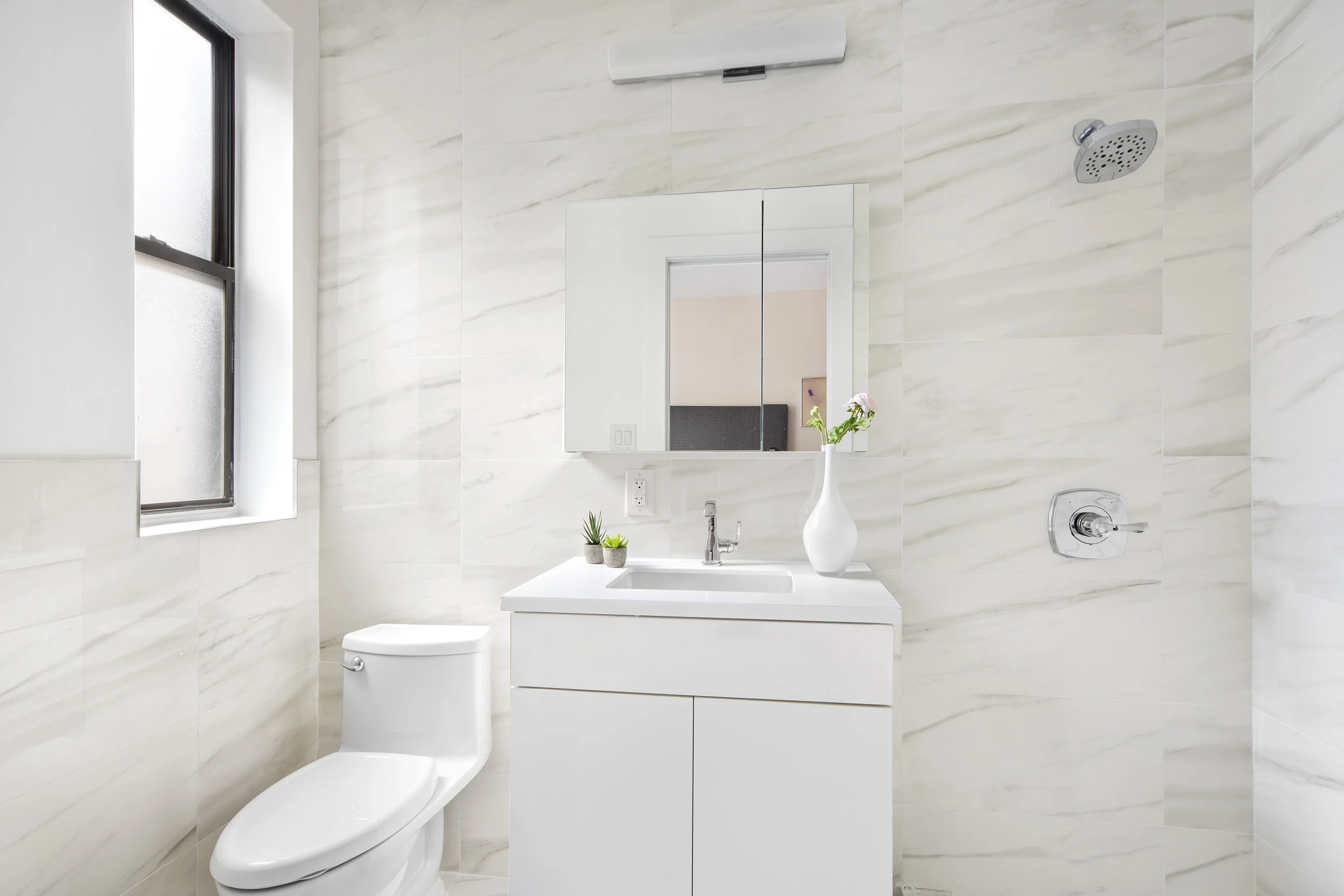 Frith_825_W179th_6C_bath2.jpg