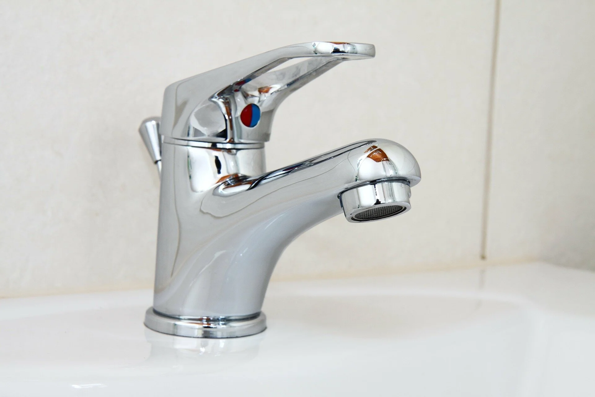 bathroom-2193_1920.jpg