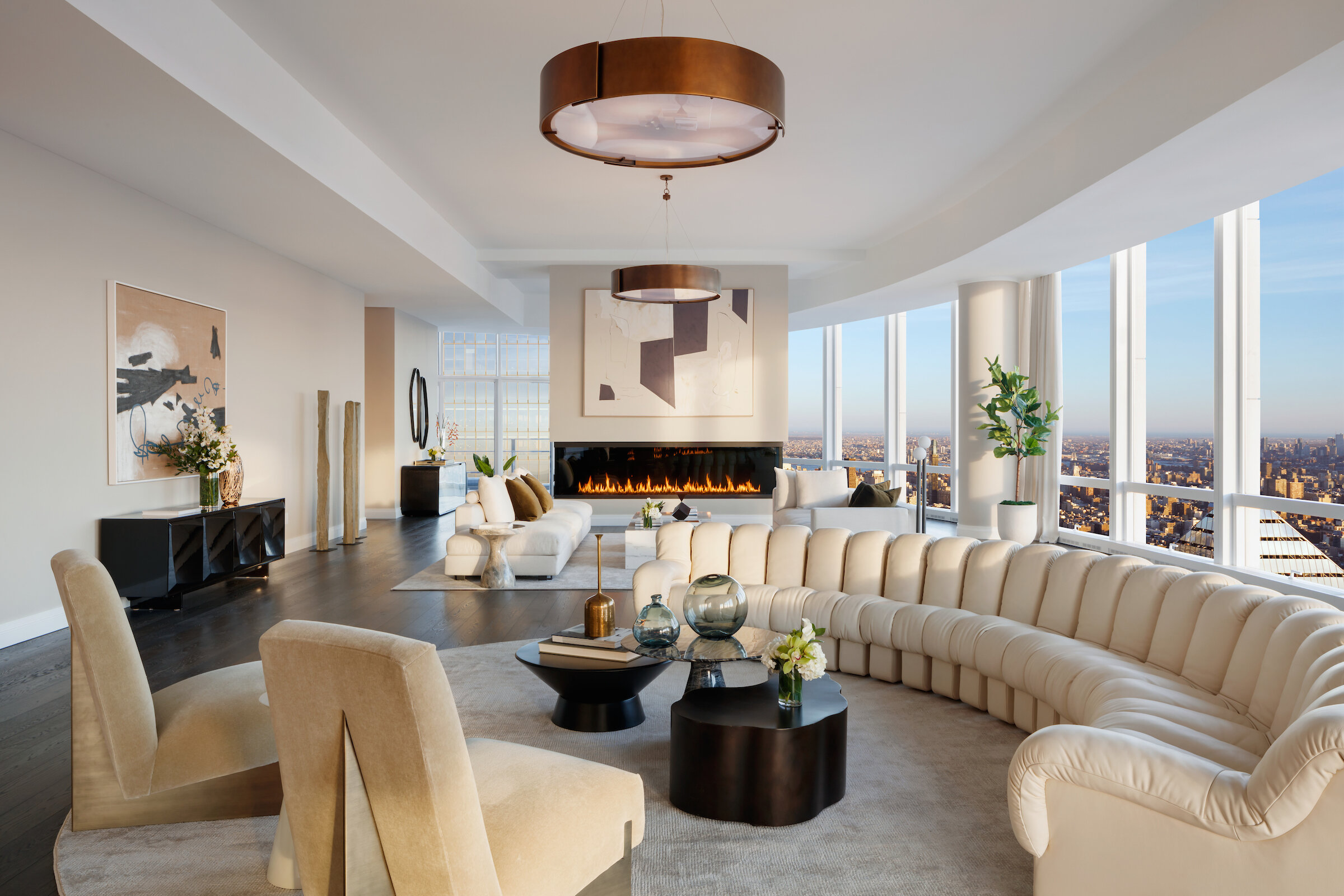  Residents will also be able to take advantage of the unique lifestyle that Hudson Yards will offer – incorporating the finest shopping, dining, arts, culture, fitness and innovation with the highest standards of residential design, services and cons