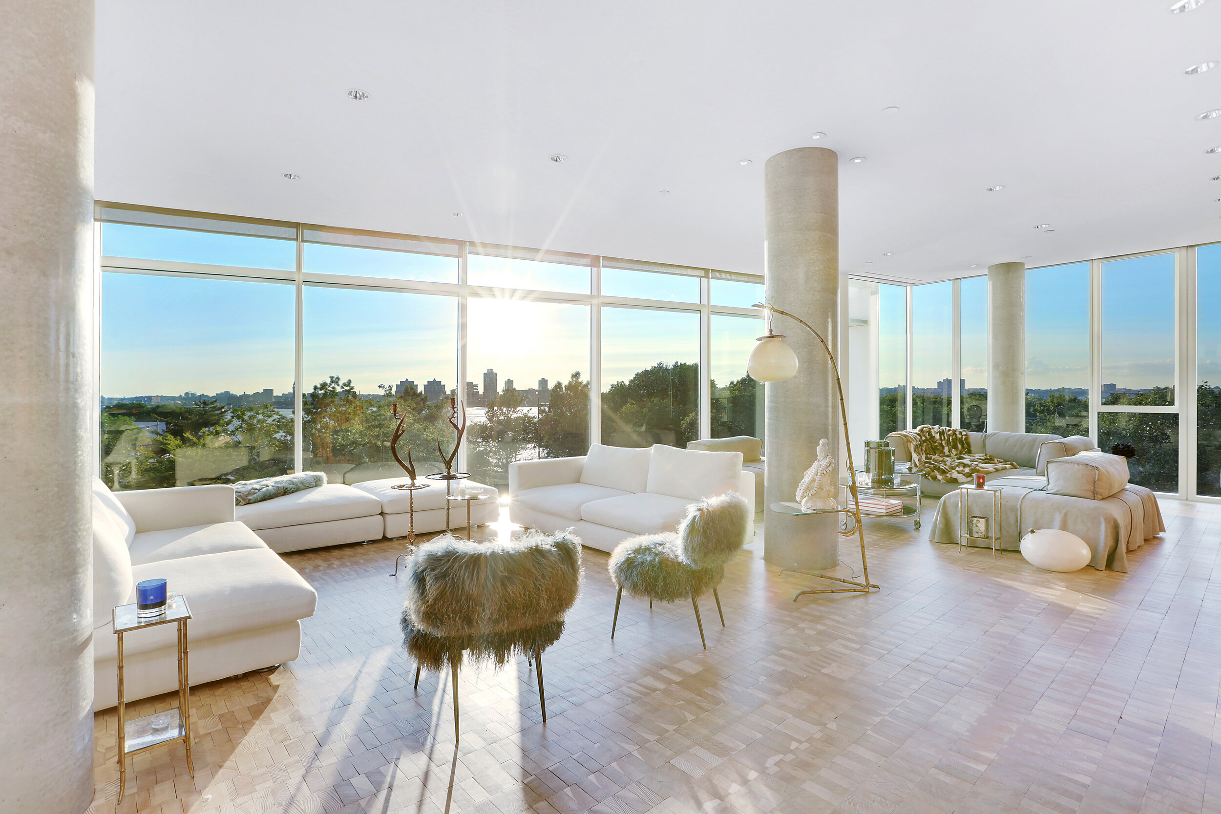  With a private elevator landing, this 3,700 square foot private floor offers a rare opportunity to own and live in this unique building. There are 10’ floor to ceiling windows and sweeping iconic views of the Hudson River and the city skyline. 