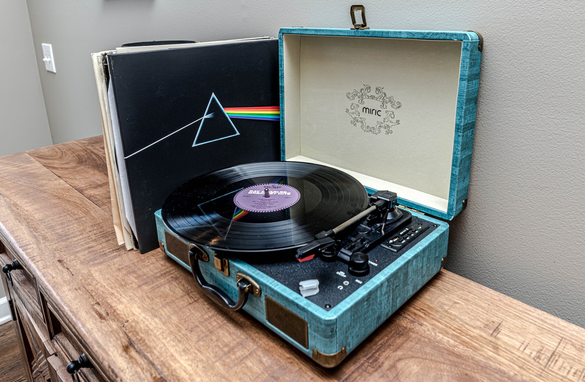 Are Classical Vinyl Really Making Comeback Off The MRKT