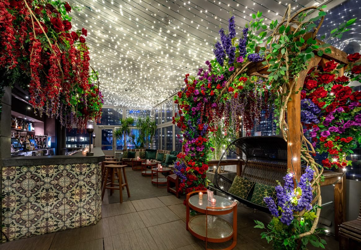  PHD Terrace at Dream Midtown returns for the unveiling of their yearly holiday installation, Midwinter Nights’ Dream. Just in time for the holiday season, the popular all-season midtown rooftop will be transformed into a whimsical dreamland of lush 