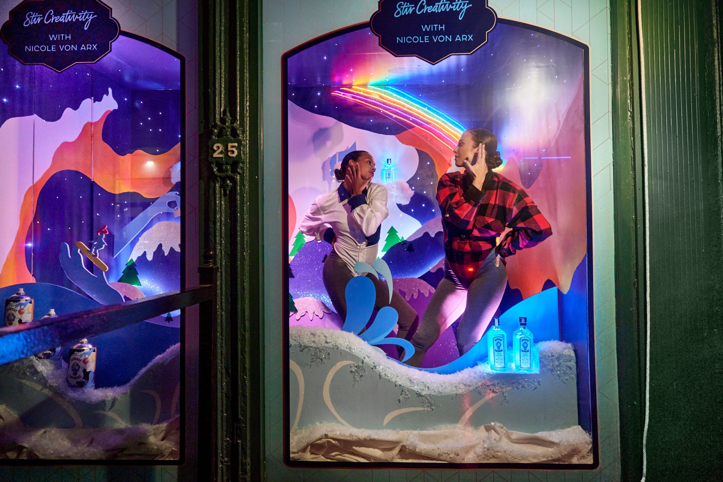  BOMBAY SAPPHIRE is proud to unveil its inaugural&nbsp; holiday window display, celebrating the new artistic guard and New York City’s creative comeback.&nbsp; Though the BOMBAY SAPPHIRE holiday windows are inspired by the traditional 5th&nbsp;Avenue