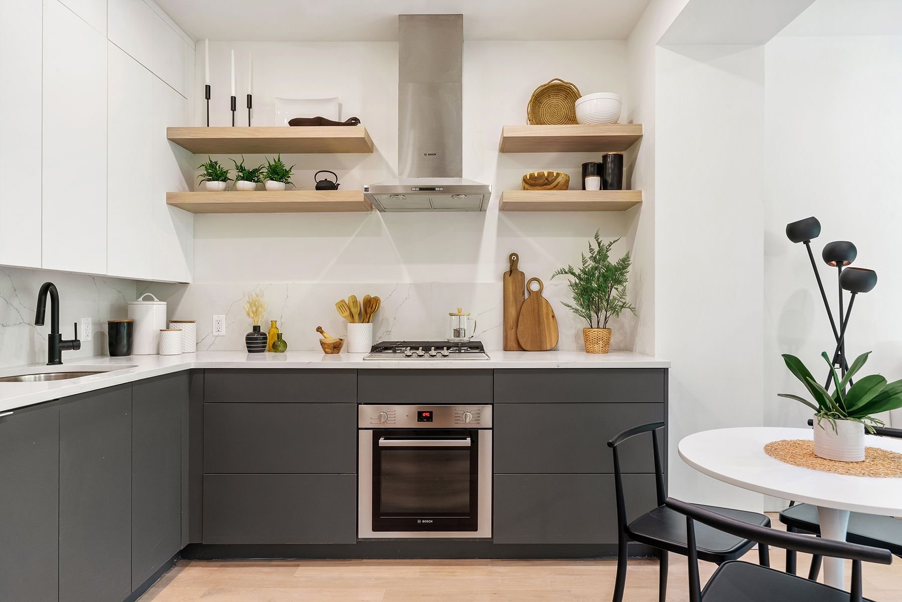  Amenities at 26 W 127th Street include a smart-connected “digital doorman,” a large fitness center, bike storage and an owners’ rooftop with sweeping views of the New York City skyline. Private storage units are also available for purchase. 