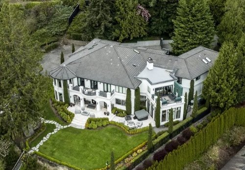 Guns N' Roses' Slash Lists Mansion for $11 Million