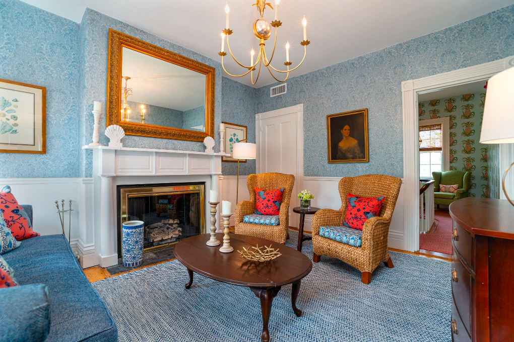 Autumn's Embrace: Luxury Escapes in Massachusetts