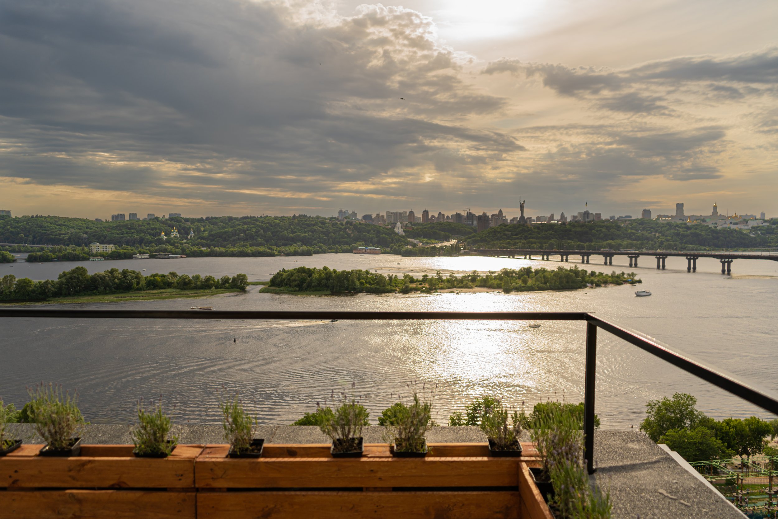 Discover Riverside Serenity with Waterfront Living in NYC: A Comprehensive Guide