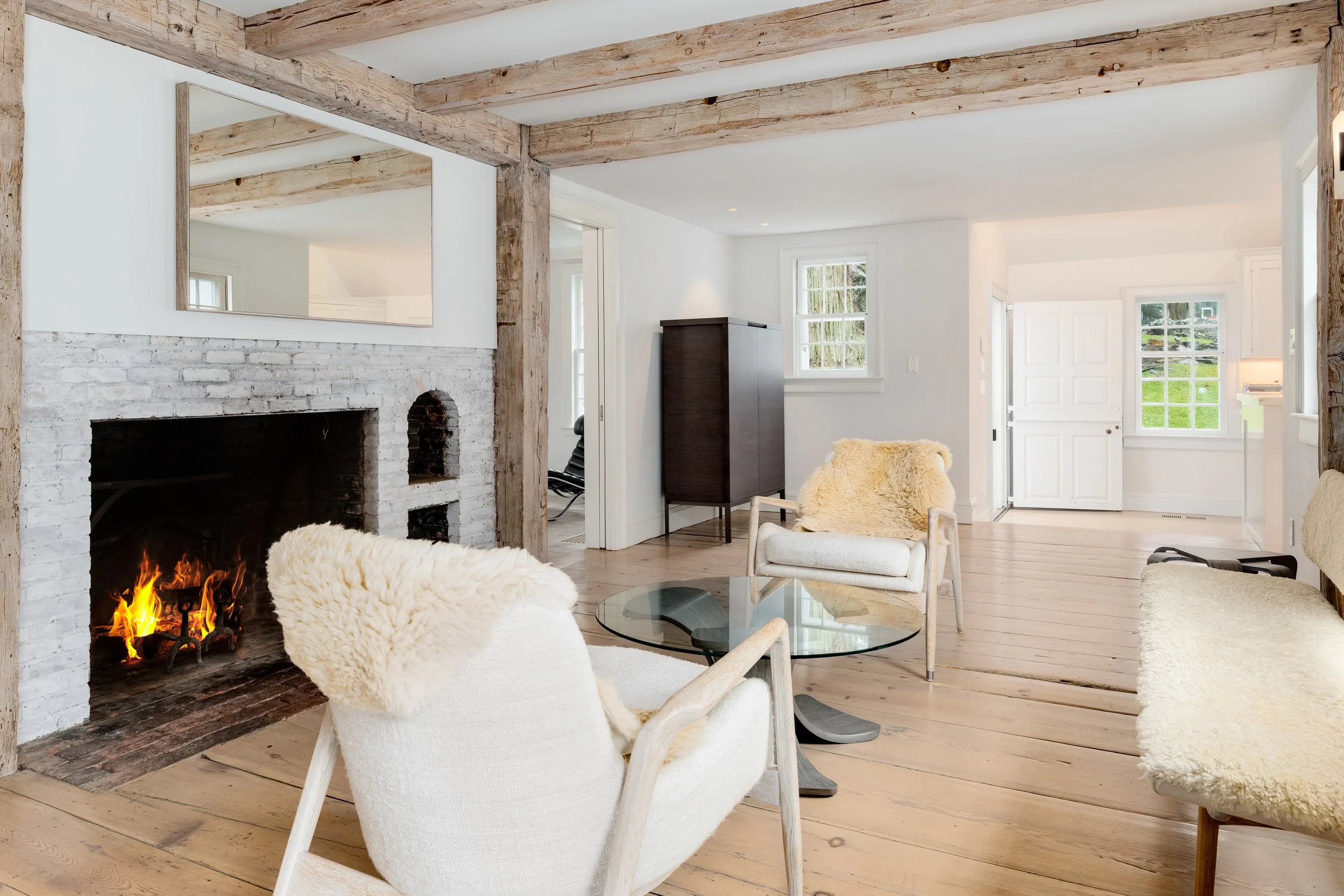 640 Round Hill Rd INT 06 - PRINT.jpg