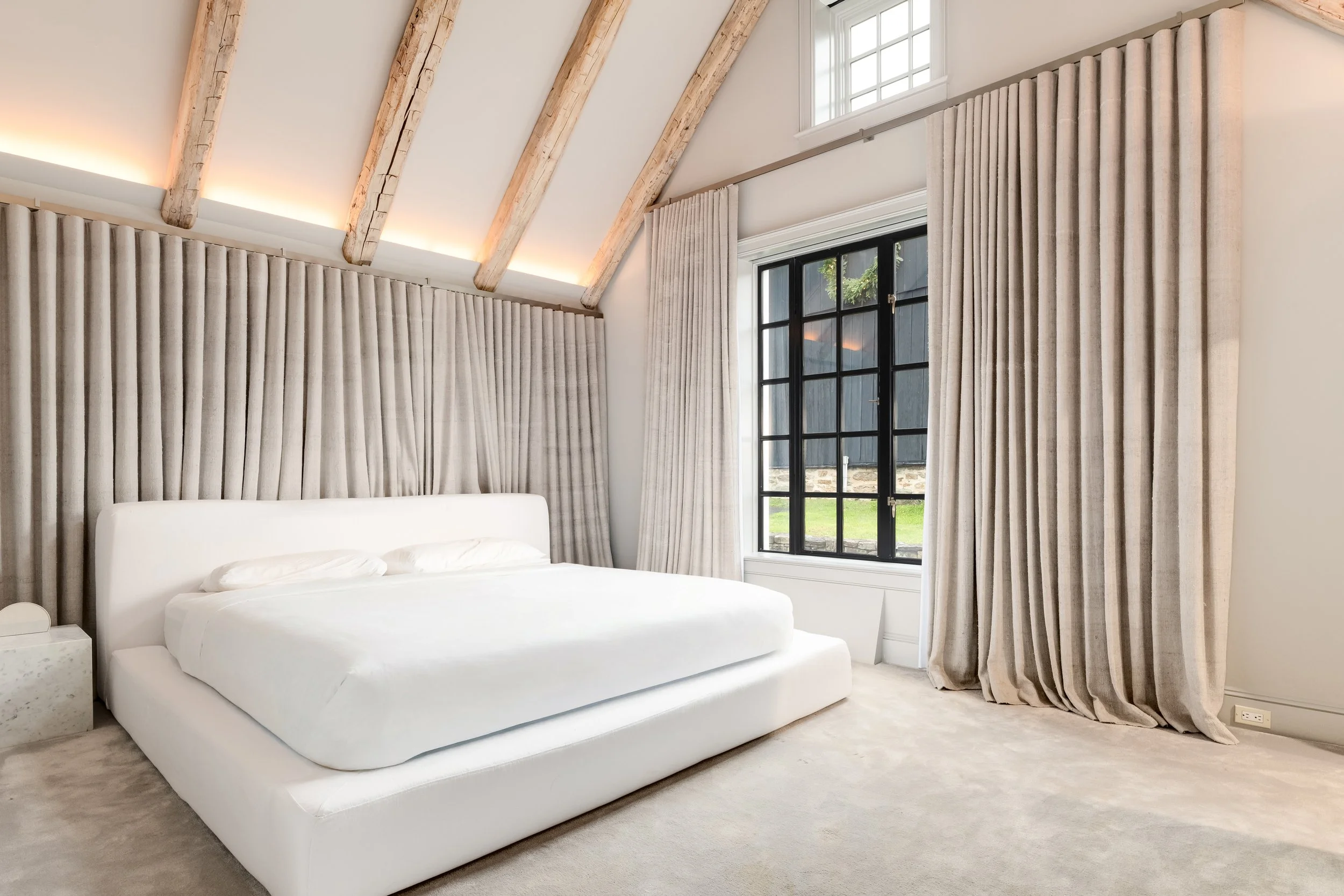 640 Round Hill Rd INT 16 - PRINT.jpg