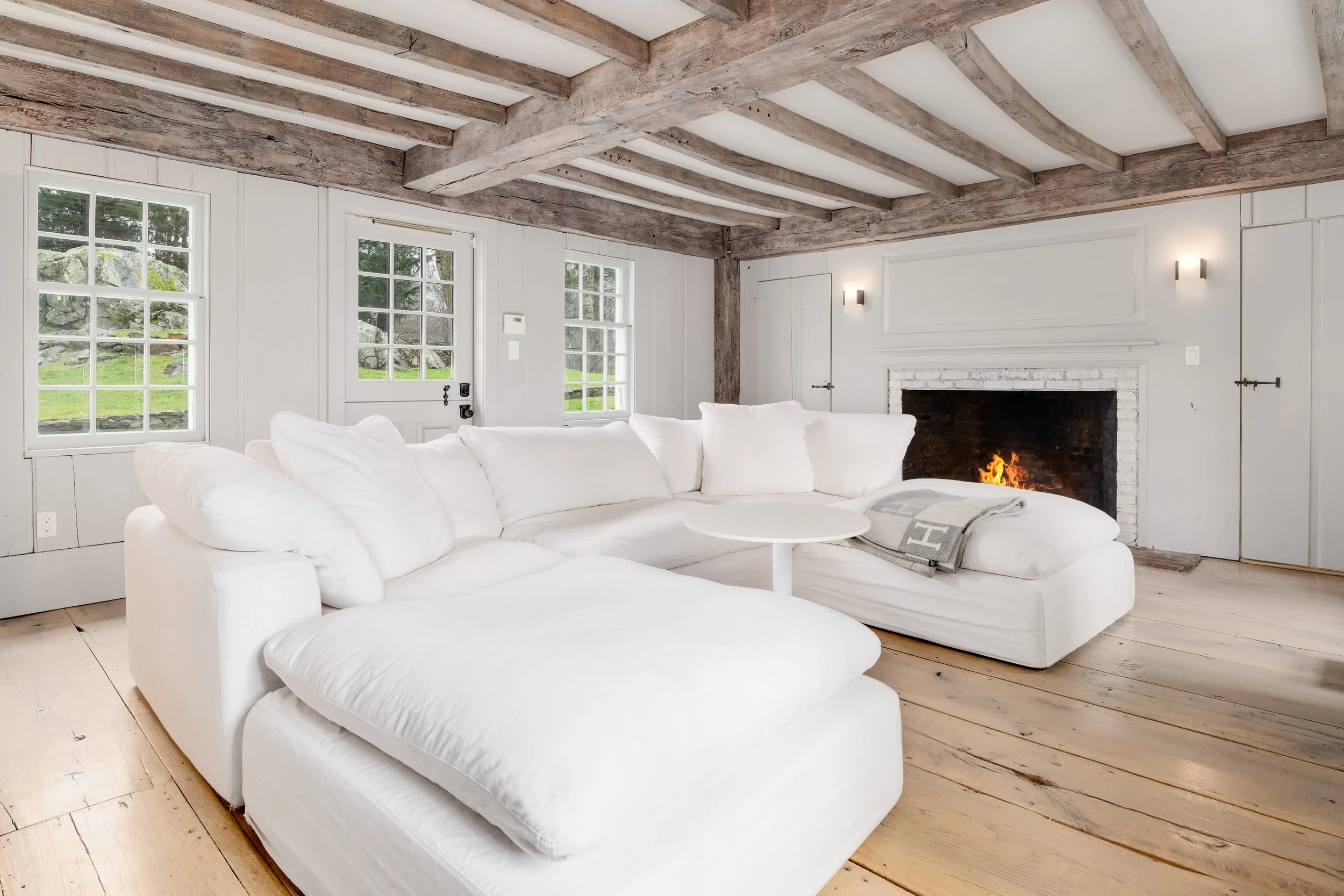 640 Round Hill Rd INT 14 - PRINT.jpg