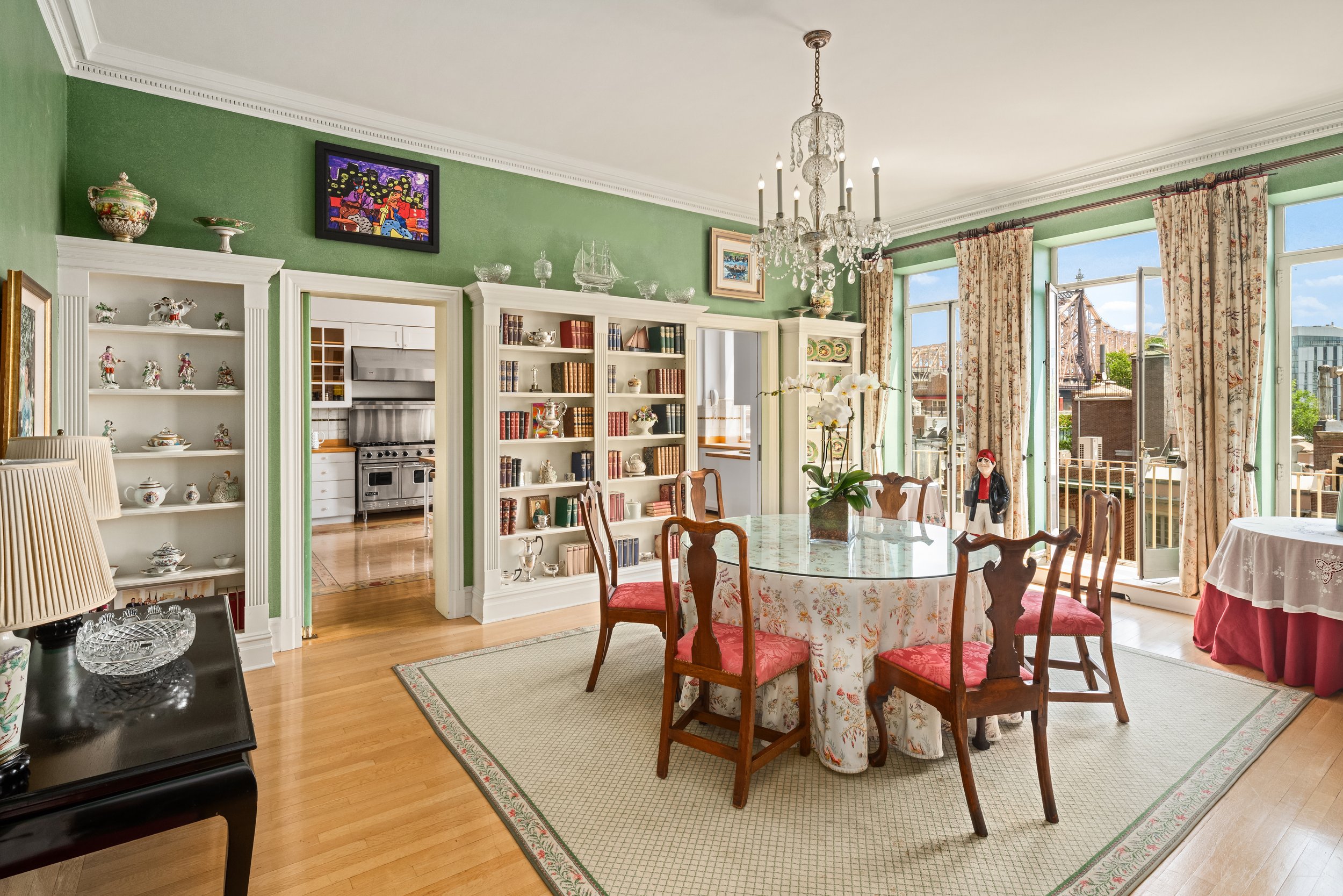 4SUTTONPL67-SuttonAreaNewYork_Eliza_Shaw_DouglasElliman_Photography_121082846_high_res.jpg