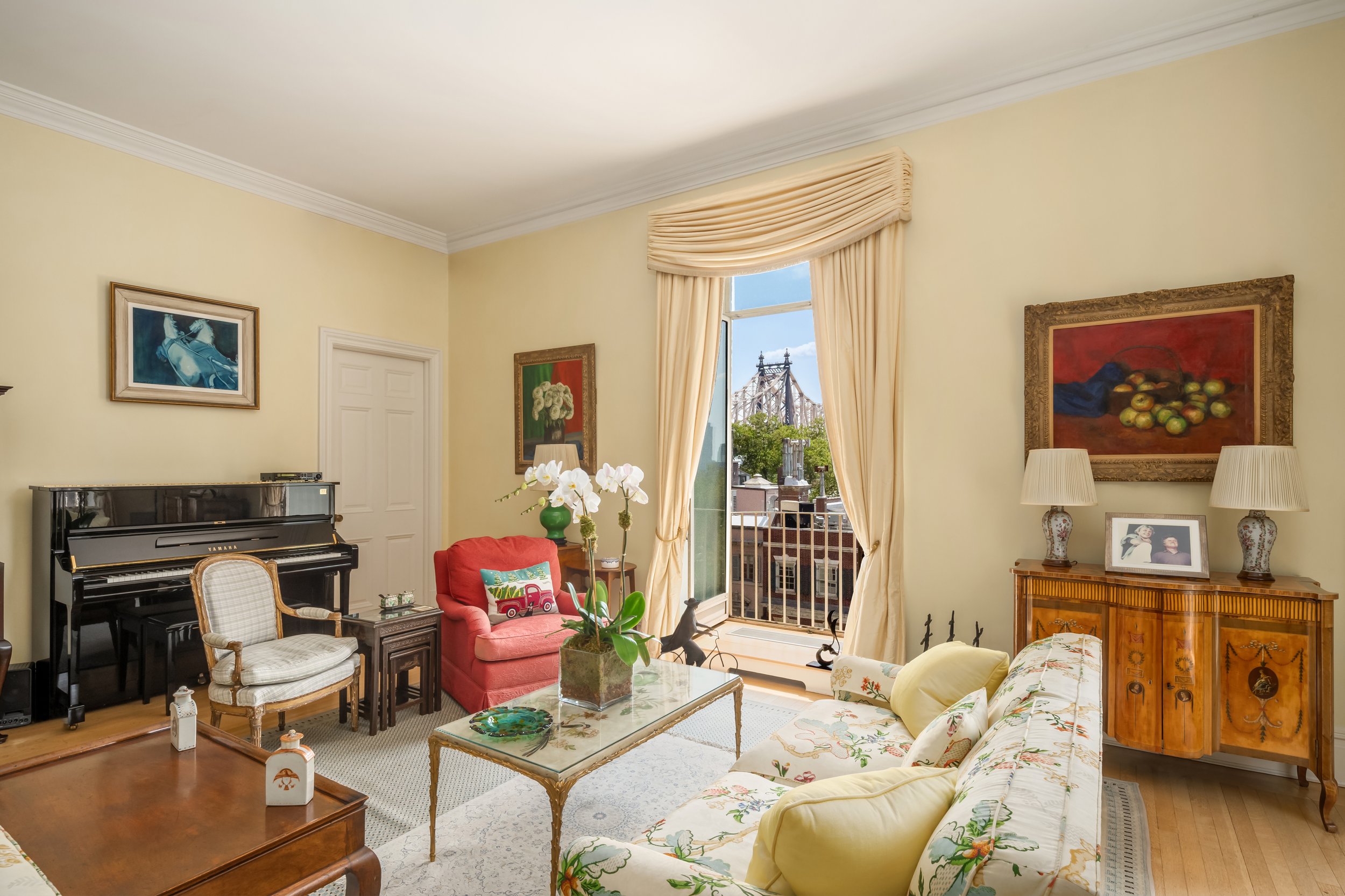 4SUTTONPL67-SuttonAreaNewYork_Eliza_Shaw_DouglasElliman_Photography_121082644_high_res.jpg