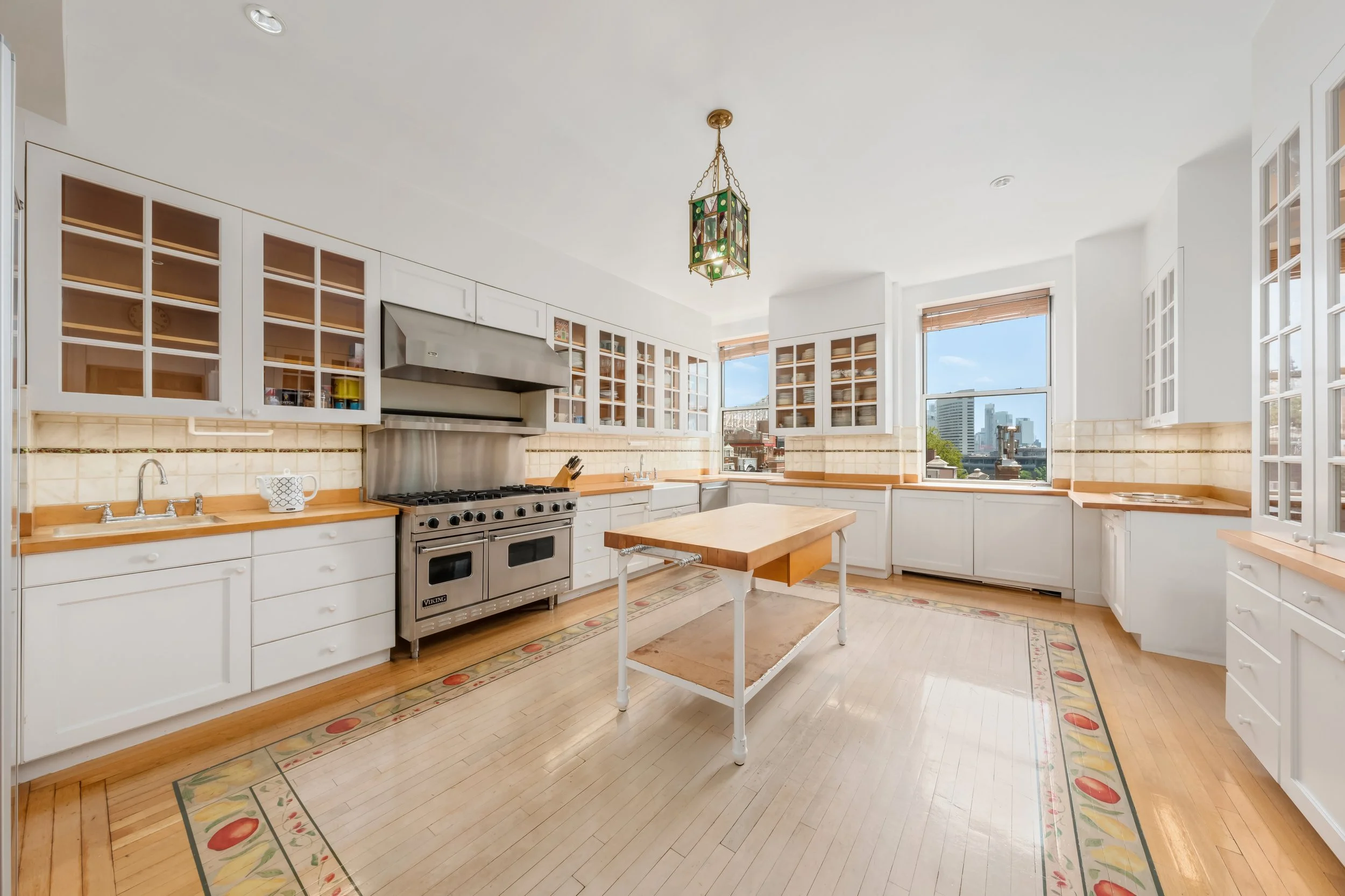 4SUTTONPL67-SuttonAreaNewYork_Eliza_Shaw_DouglasElliman_Photography_121082574_high_res.jpg