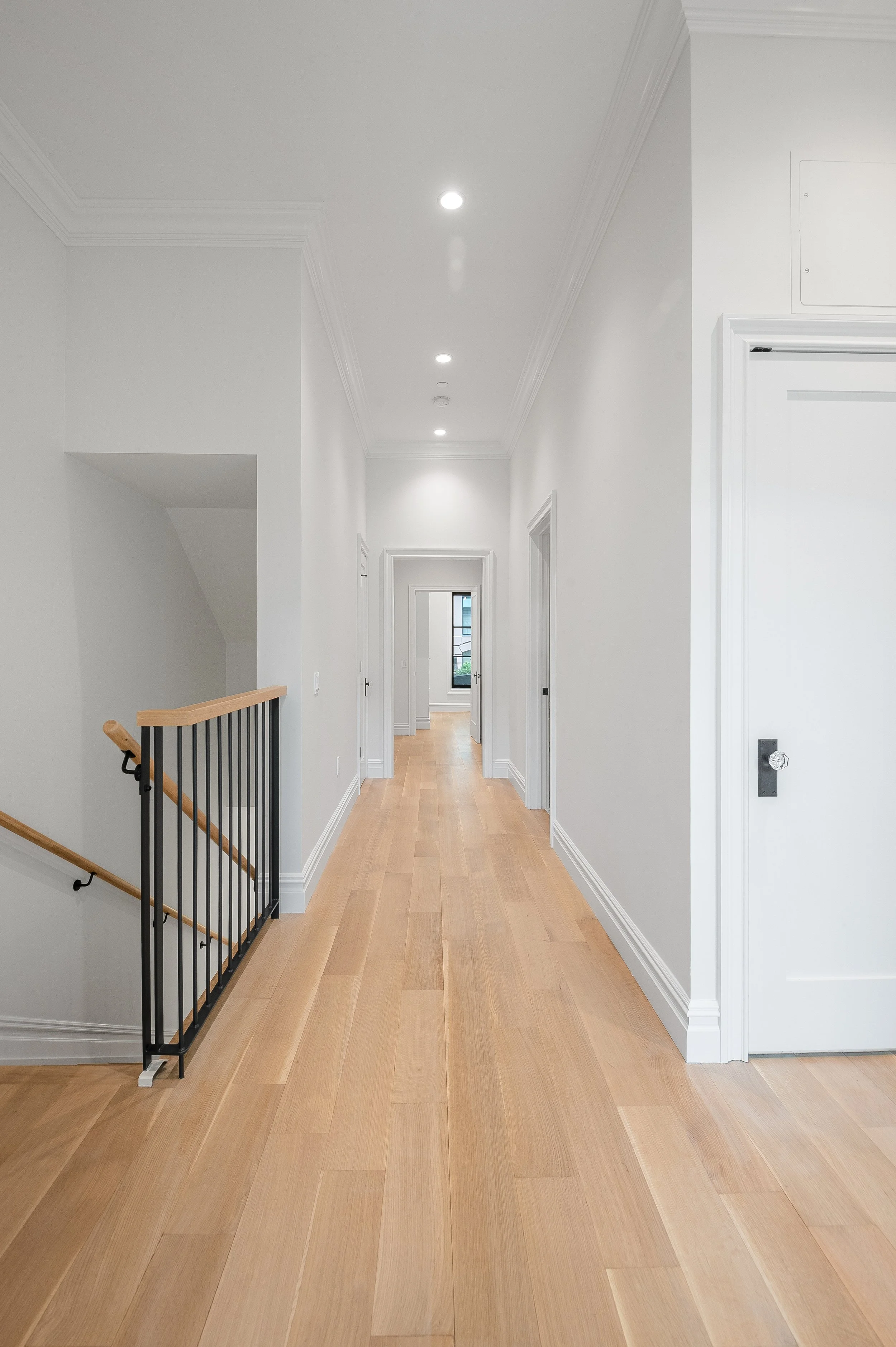 8) Upper Hallway.jpg