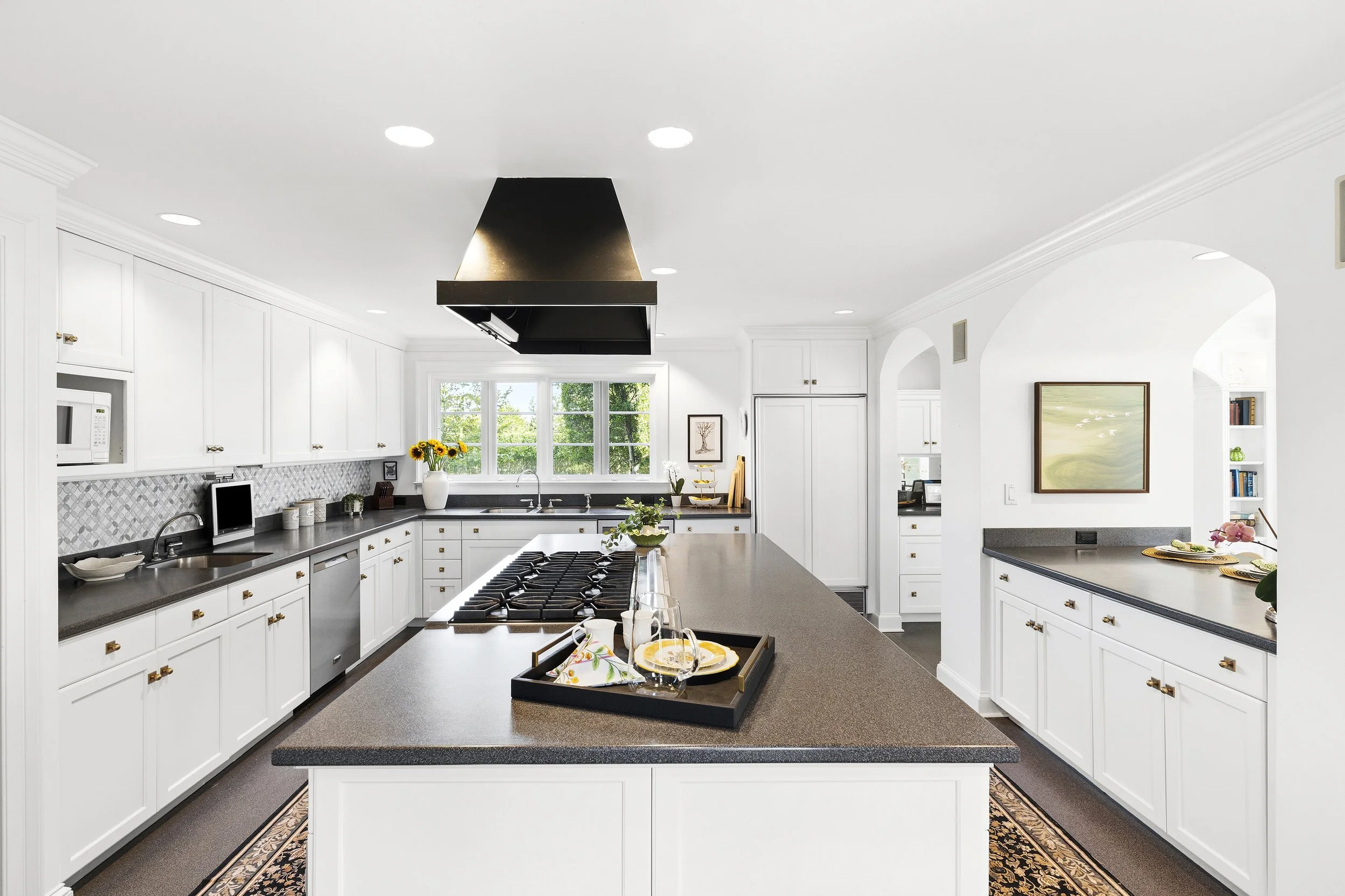 41_Niamogue_Lane_Quogue_NY_11959_(11).jpg