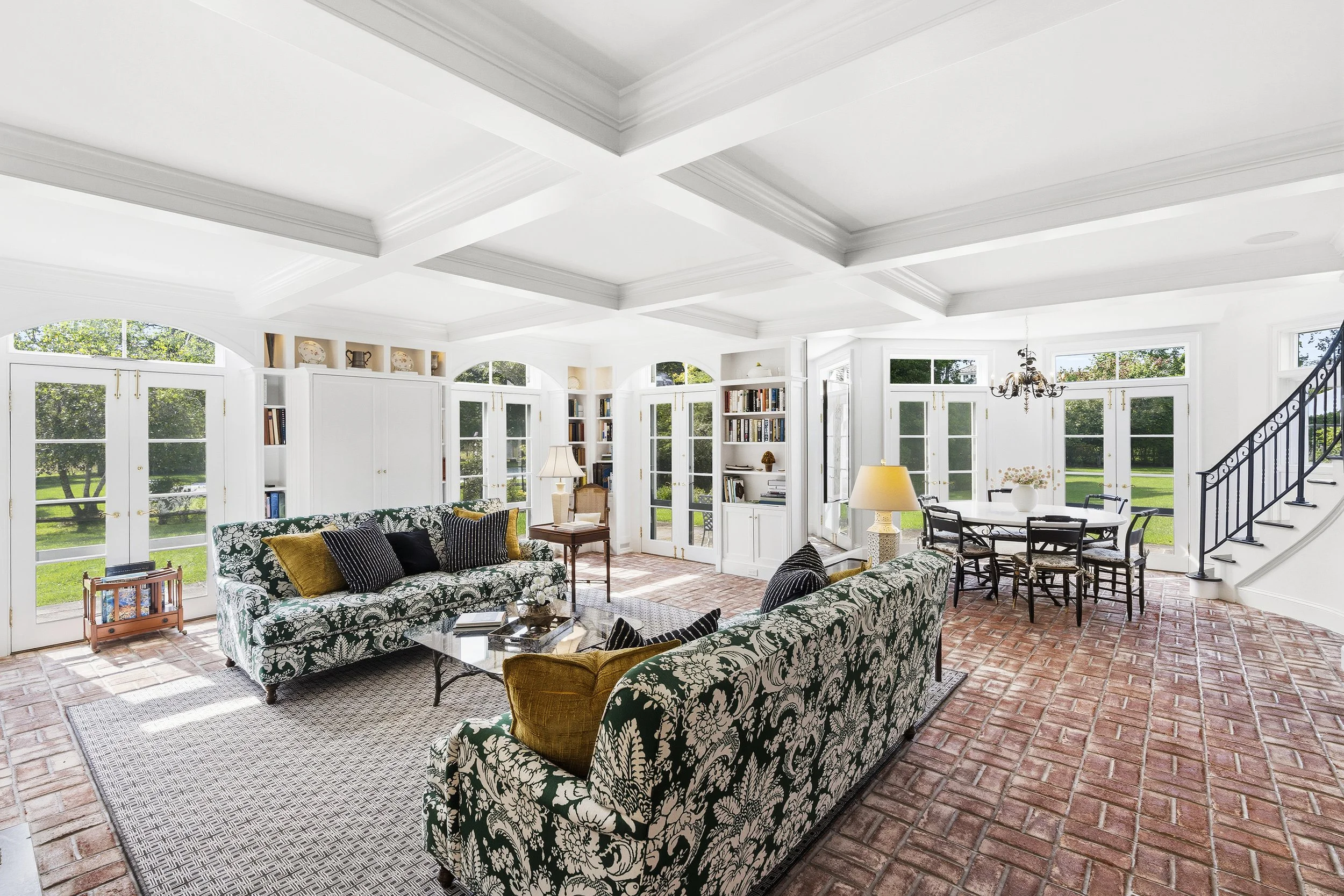 41_Niamogue_Lane_Quogue_NY_11959_(10).jpg