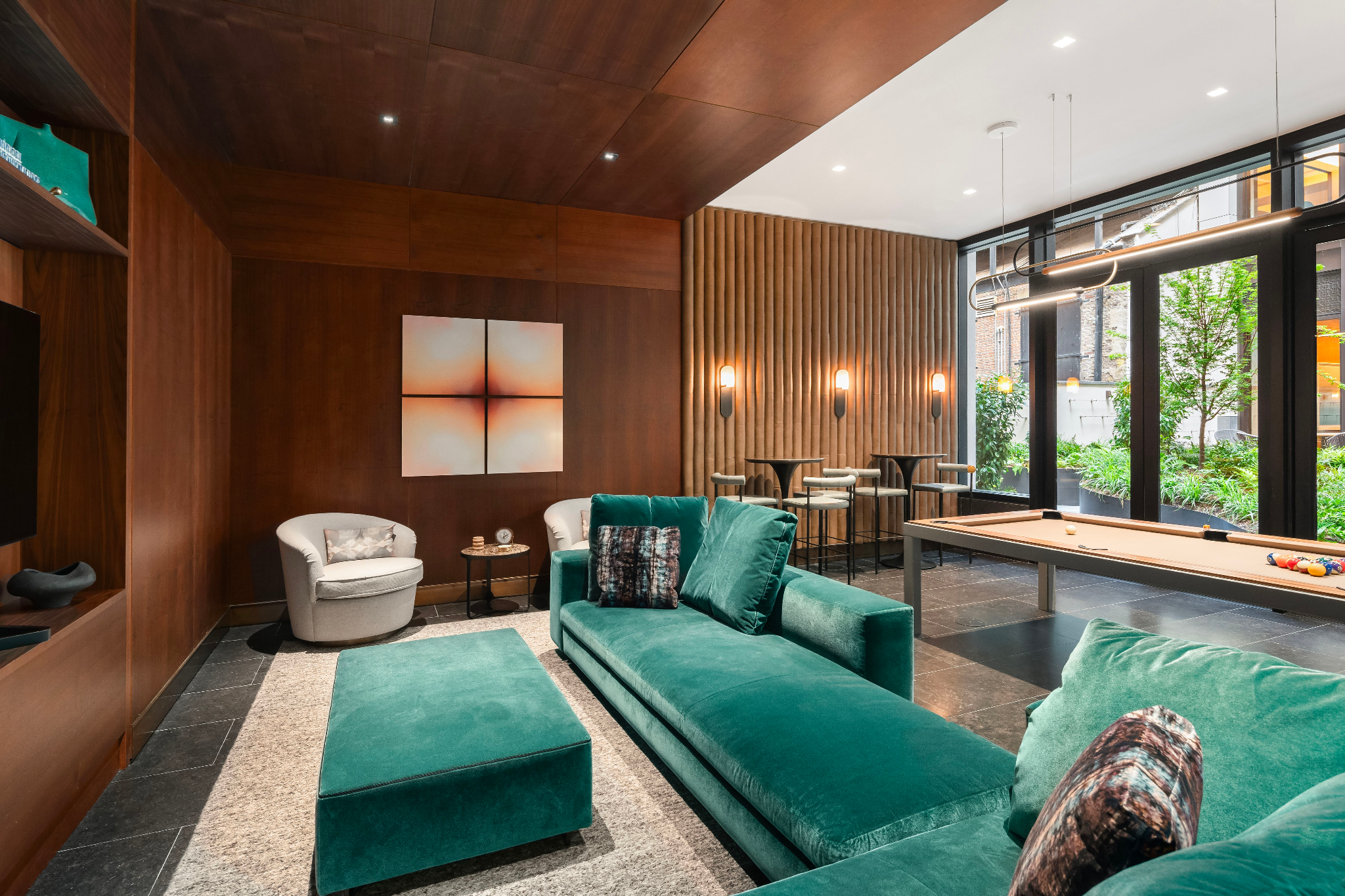 Feel the Glamour of Hollywood in NYC: Watch the Oscars in Luxury ...