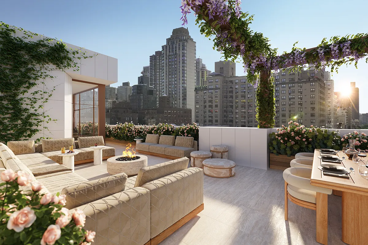 THE 74 Townhouse: Private rooftop terrace and garden outdoor space at THE 74 Townhouse on the Upper East Side