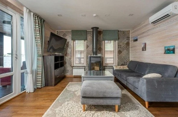 Screenshot of ABC15401_offthemrkt.com.docx - Google Docs.jpg