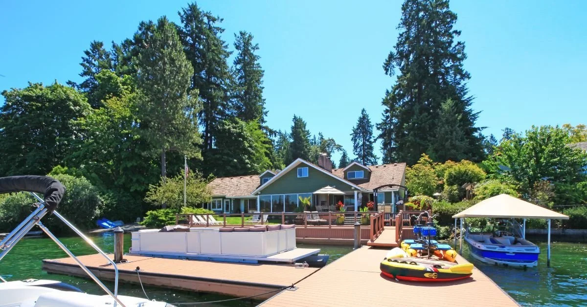 House-Dock-Boat-Image1 (1).jpg