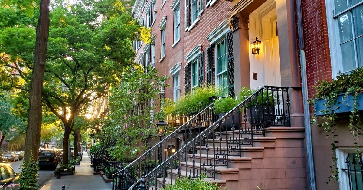 brownstone-nyc-street-BlogBanner-1.jpg