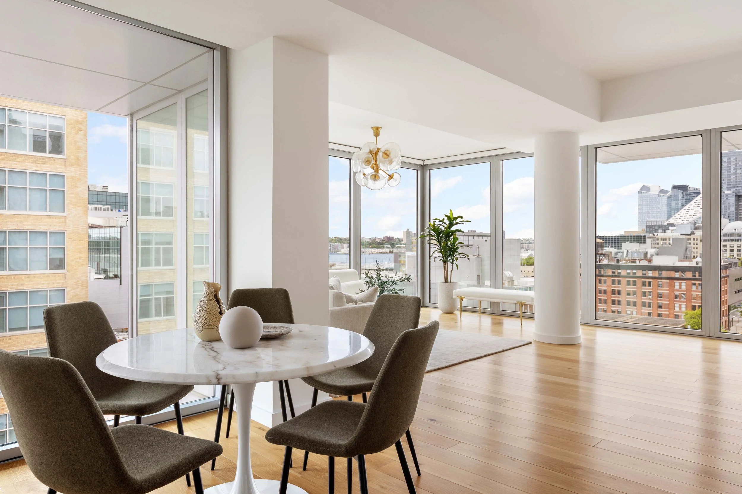 547W47 912 Dining Area_credit DD Reps.jpg