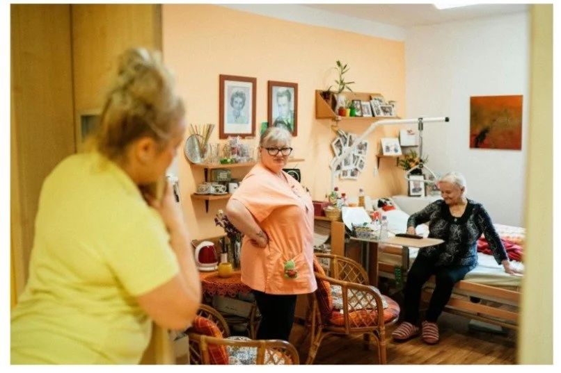 Screenshot of ABC15513_offthemrkt.com_sarah.docx - Google Docs (1).jpg