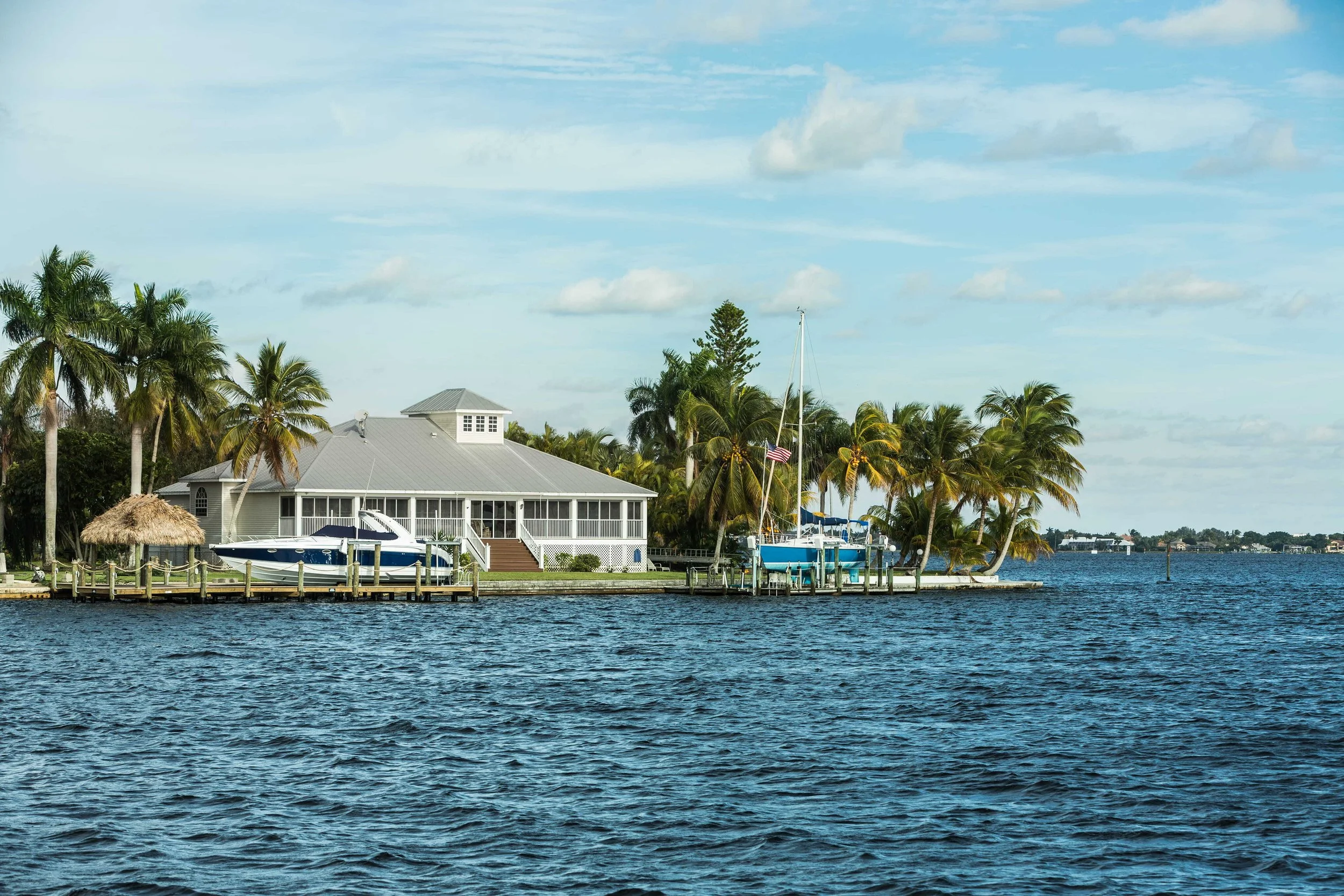 luxury-waterfront-home-blogbanner (2).jpg