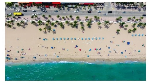 Screenshot of offthemrkt.com - How to Plan the Perfect Family-Friendly Vacation - 20251212.docx - Google Docs.jpg