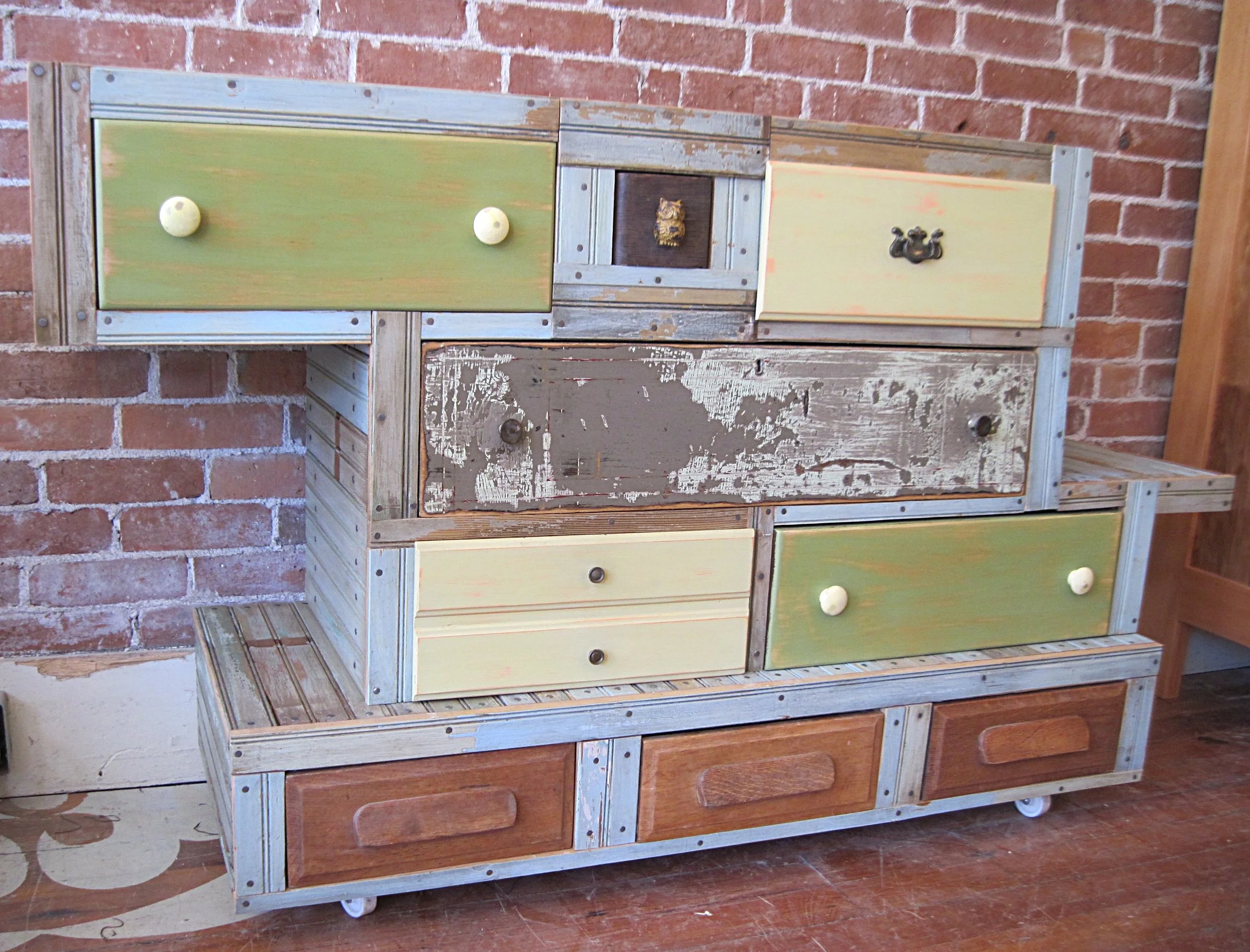 Furniture Monster: Sidestep Drawers