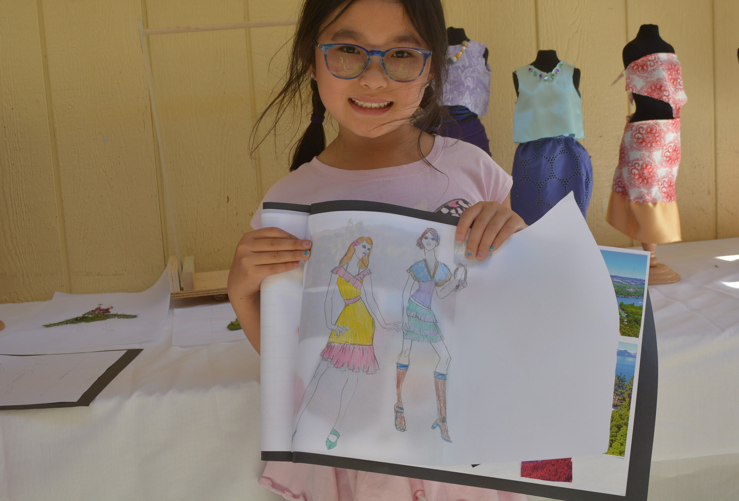 Fashion Design: Fashion illustration book for kids and teens. Draw