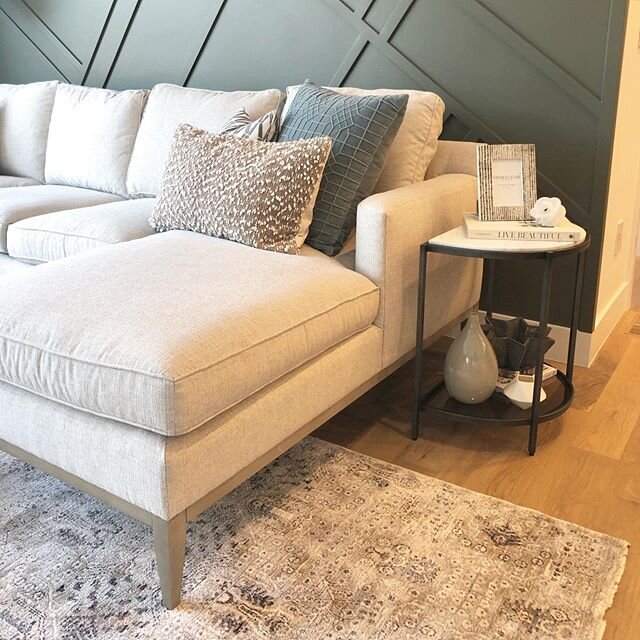 Time to kick back and relax! We love this cozy spot layered with texture and colors at our #clarksonnewbuild! Happy Weekend! c2Designer @ccekle #custommade #customfurniture #livingroomdecor #livingroom #styledhome