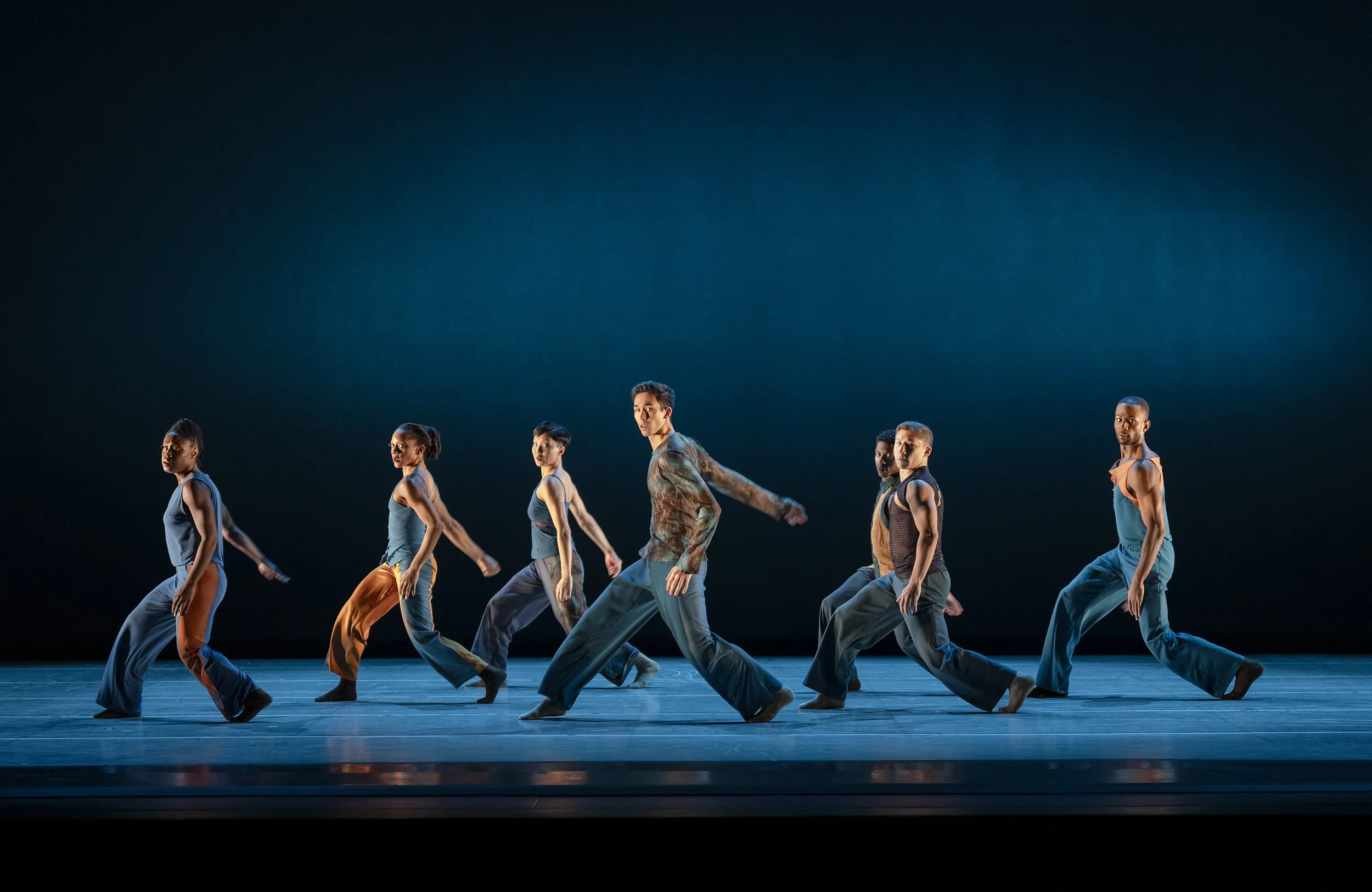 Alvin Ailey American Dance Theater in Matthew Neenan's Difference Between. Photo by Paul Kolnik_6.jpg