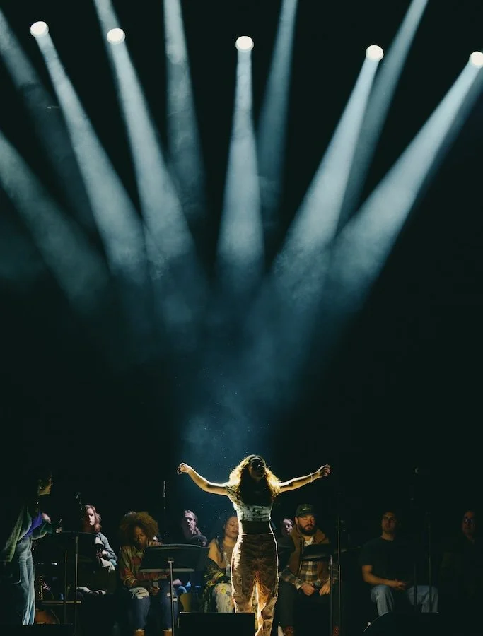 dear+everything+concert+156.png