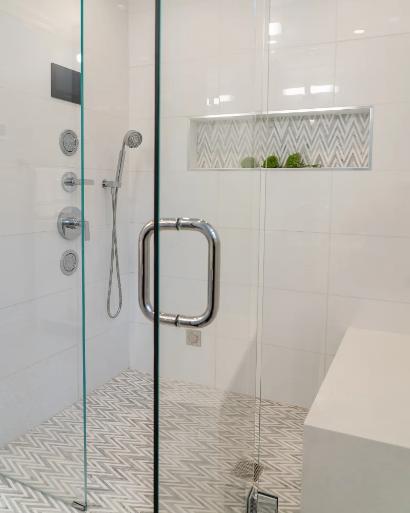 Hall bath 005.jpg