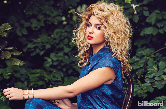 tori-kelly-bb20-2015-billboard-07-650.jpg