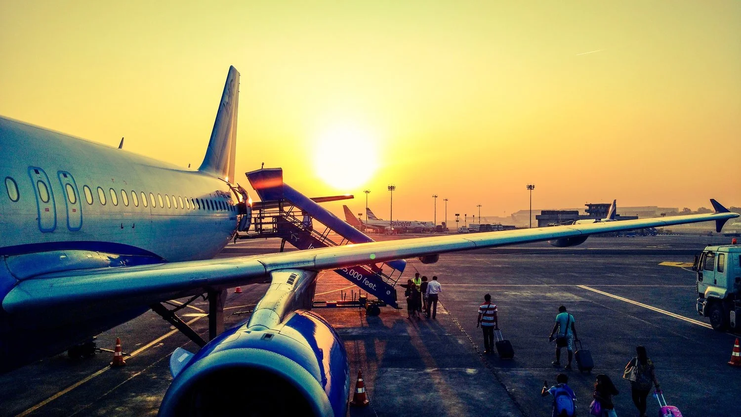 aeroplane-air-air-travel-723240..jpg