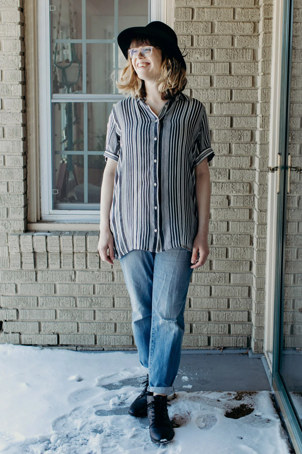 denim outfit for pregnant