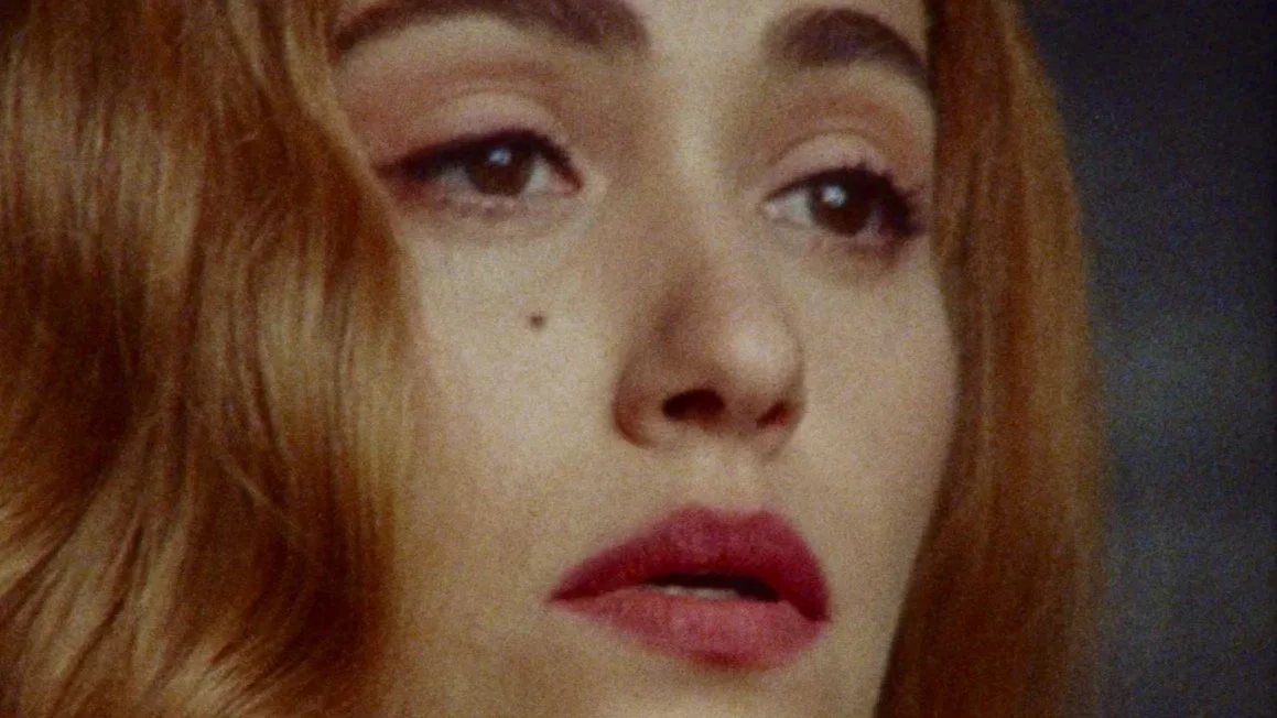 Flaunt Stills _2.55.1.jpg