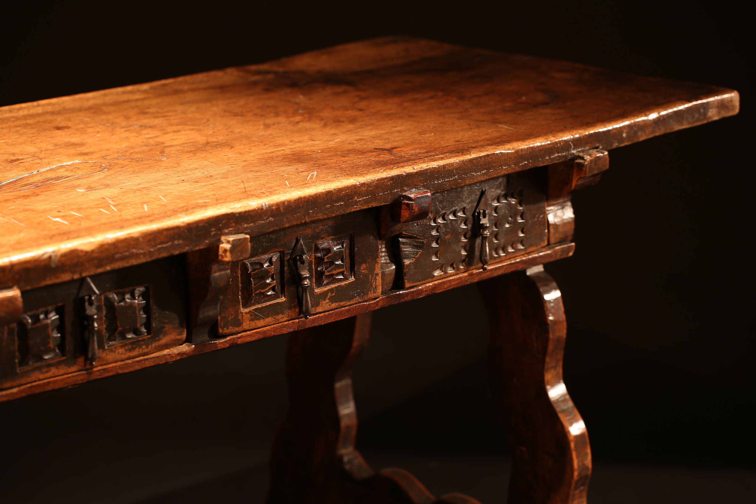 17th century Spanish table