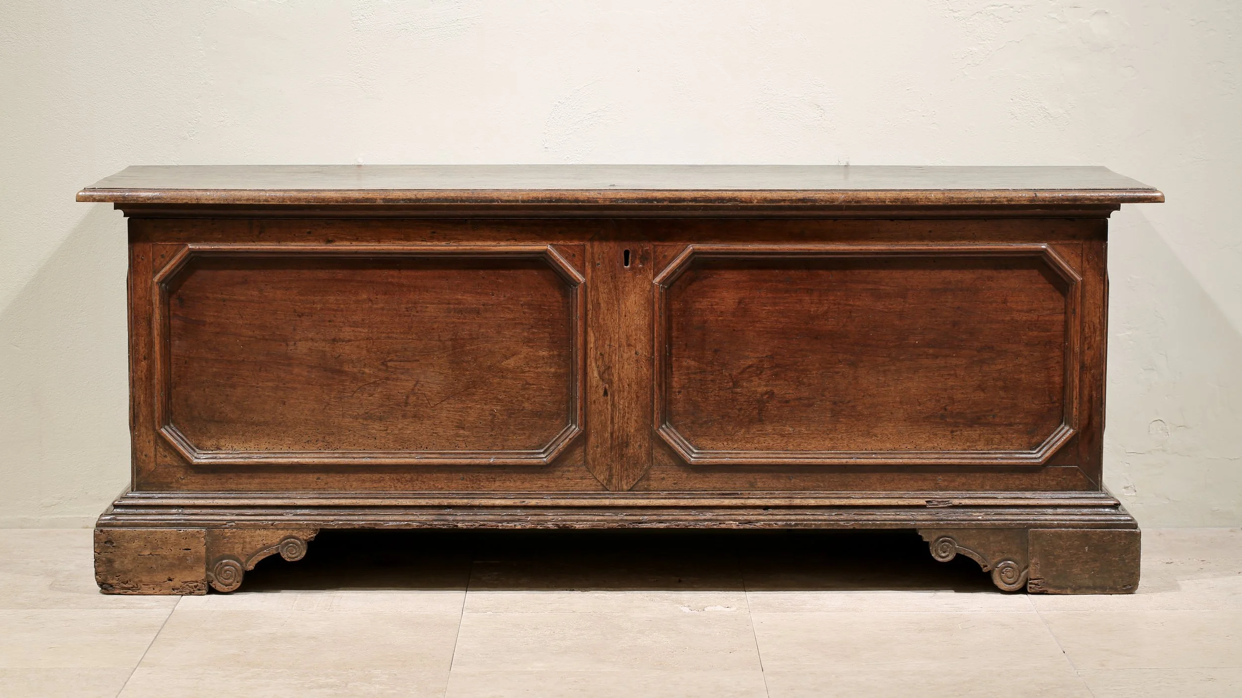 17th century cassapanca