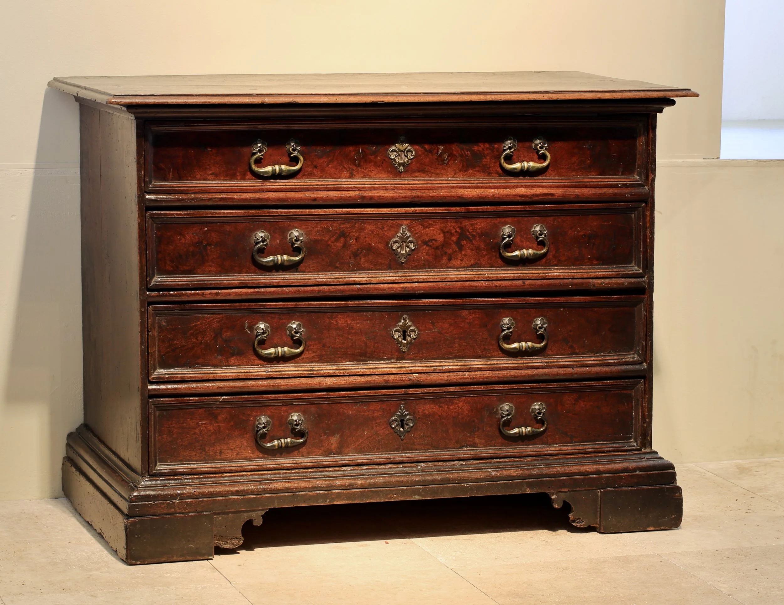 Italian walnut cassettone