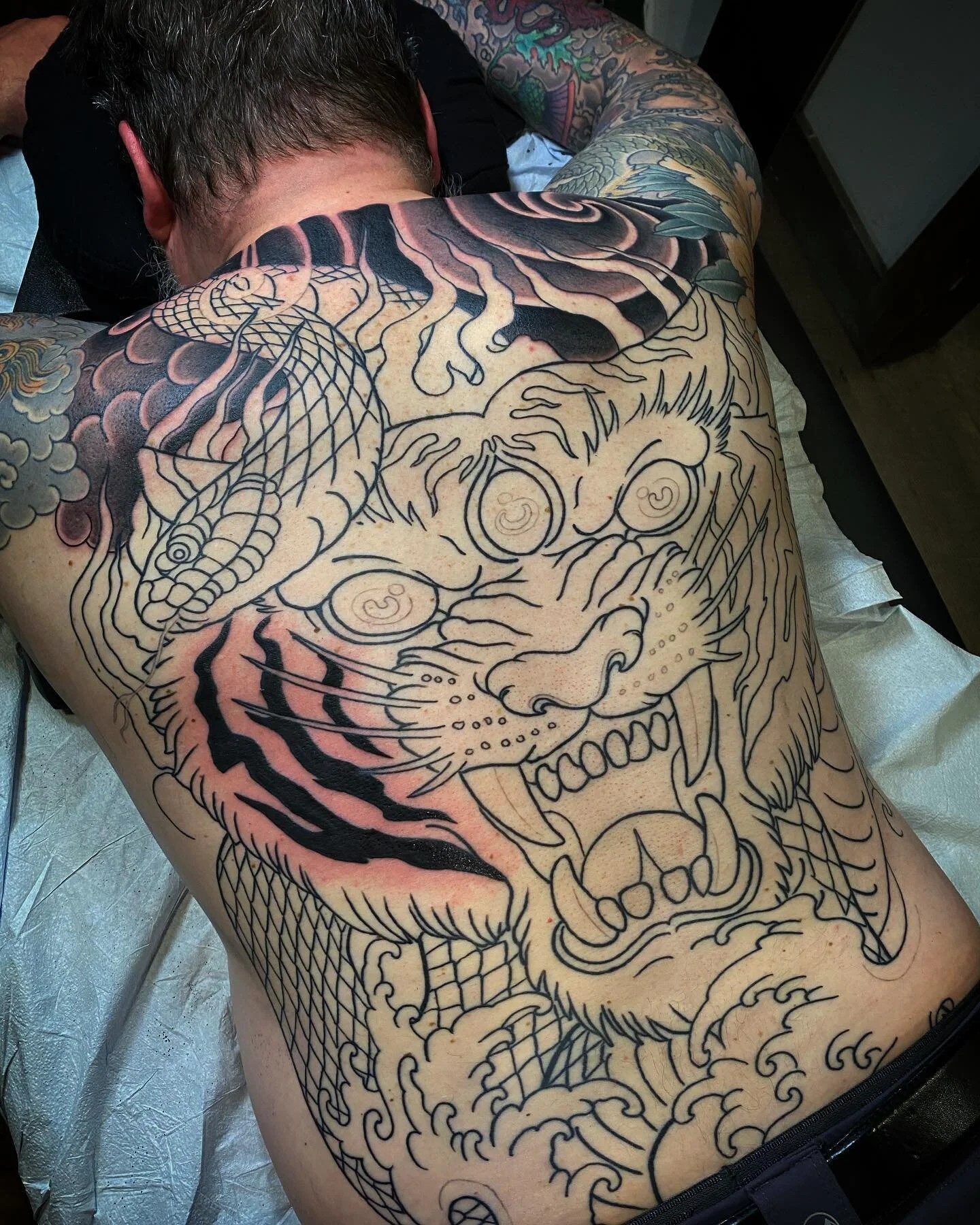 Luke 
.
.
.
@spiltmilktattoo @spiltmilk_mooncusser_tattoo @goodguysupply @chromatattooink 
.
.
.
. 
#irezumi #irezumcolletctive #tattoo #backpiee #toratattoo