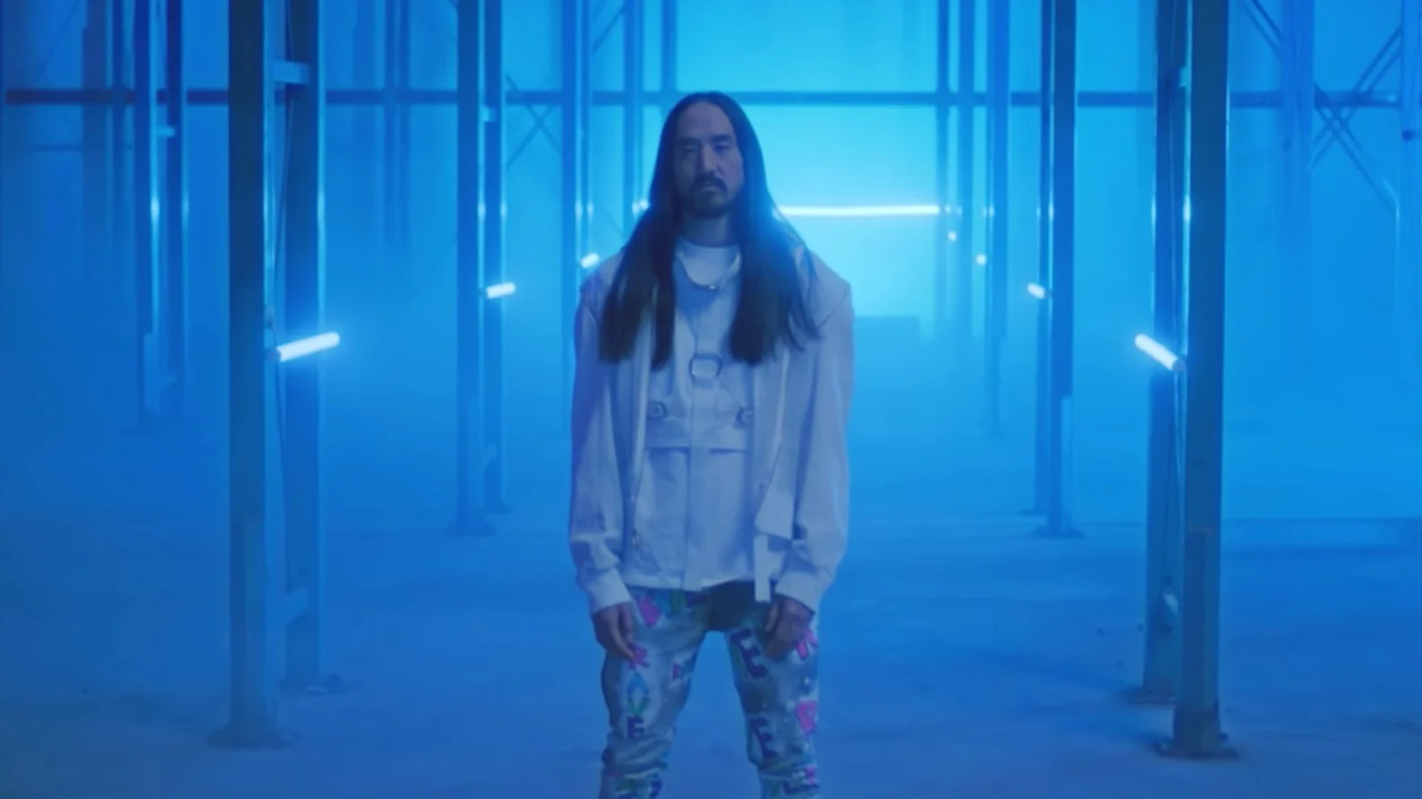 Steve Aoki - "Rave"