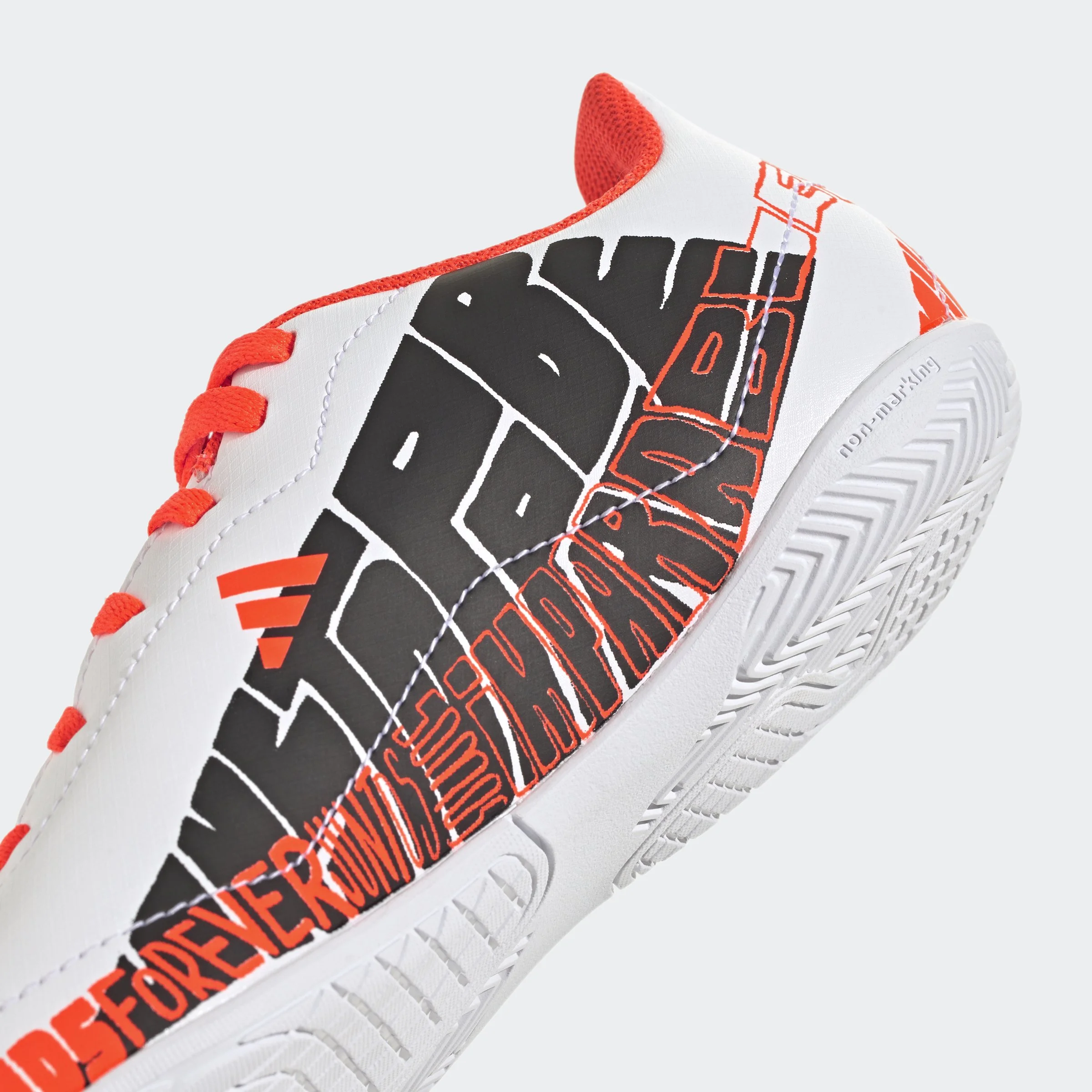 GW8400_8_FOOTWEAR_Photography_Detail View 2_grey.jpg