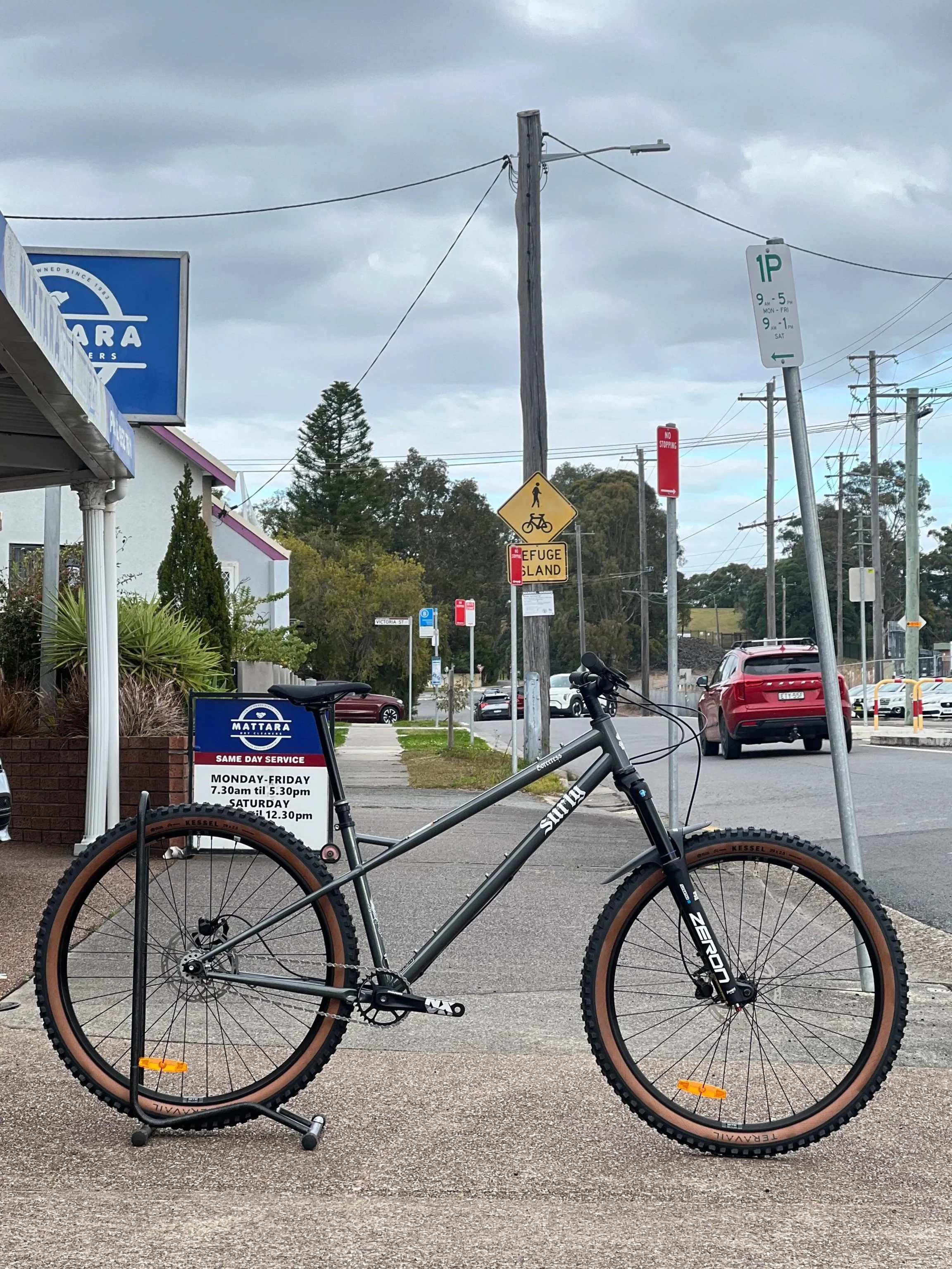 Surly-Sorseress-Single-Speed-Ghost-Gum-Bikes-01.jpg