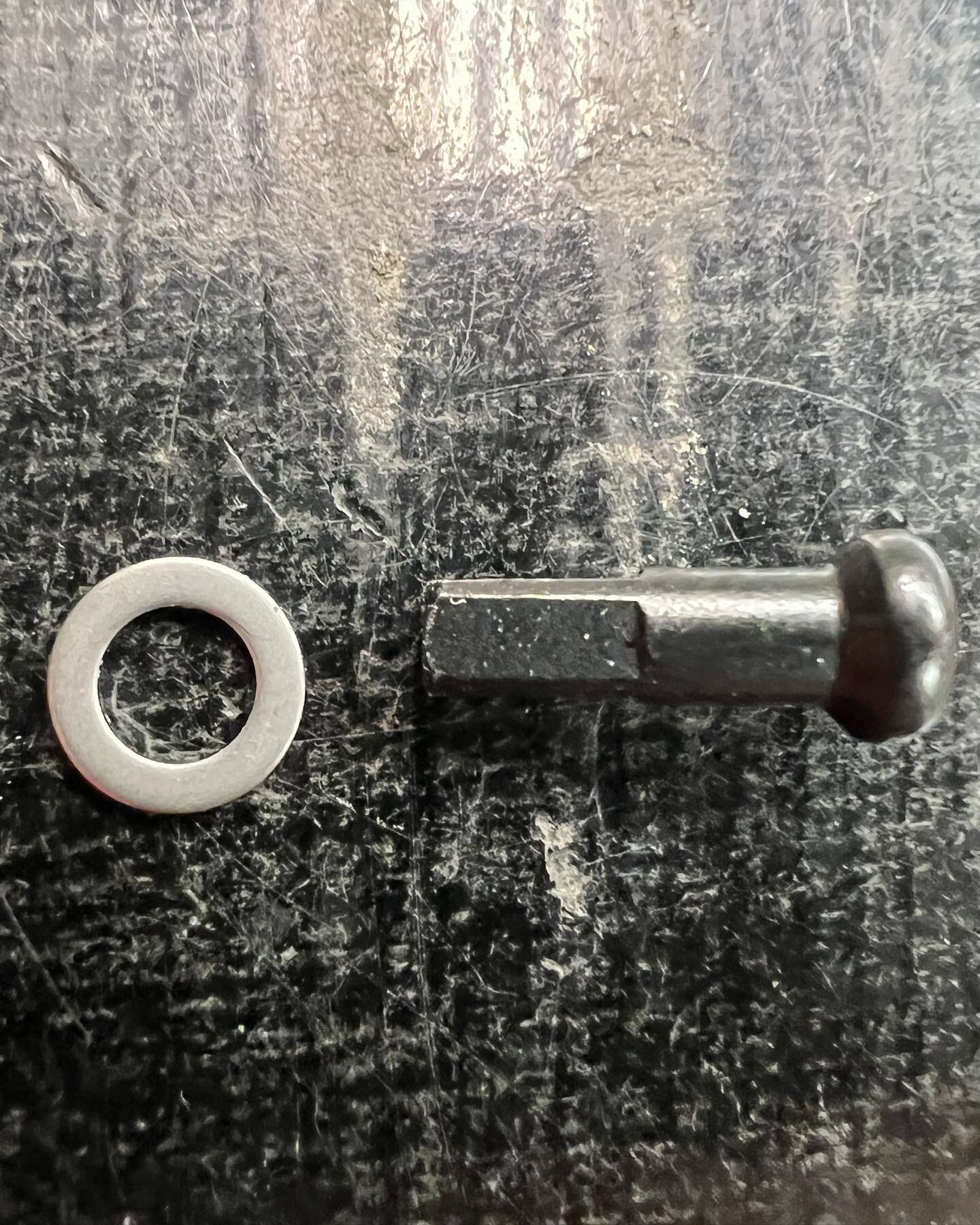 We recommend the use of rim washers in modern non-eyeleted rims, as nipples have a cone shaped profile that can pull through the rim causing failure (pic 2), nipple washers spread the load to help minimise this type of failure, #wheelbuilder